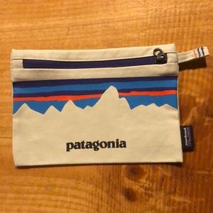 Patagonia small zippered pouch